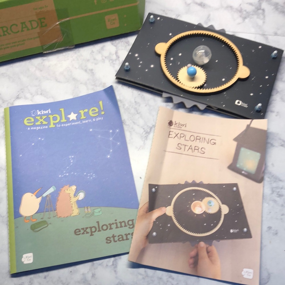 Kiwi Crate Exploring Stars